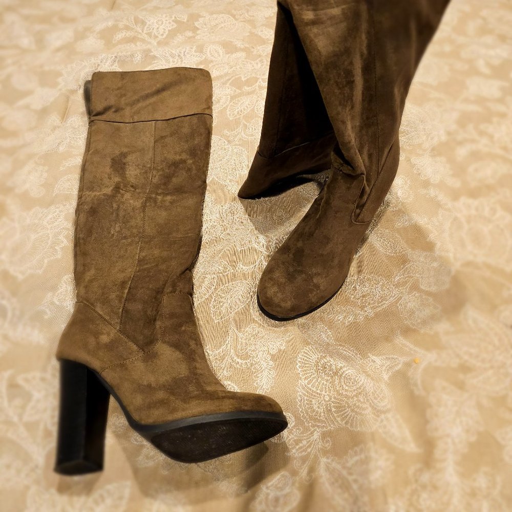Ladies Faux leather Boots